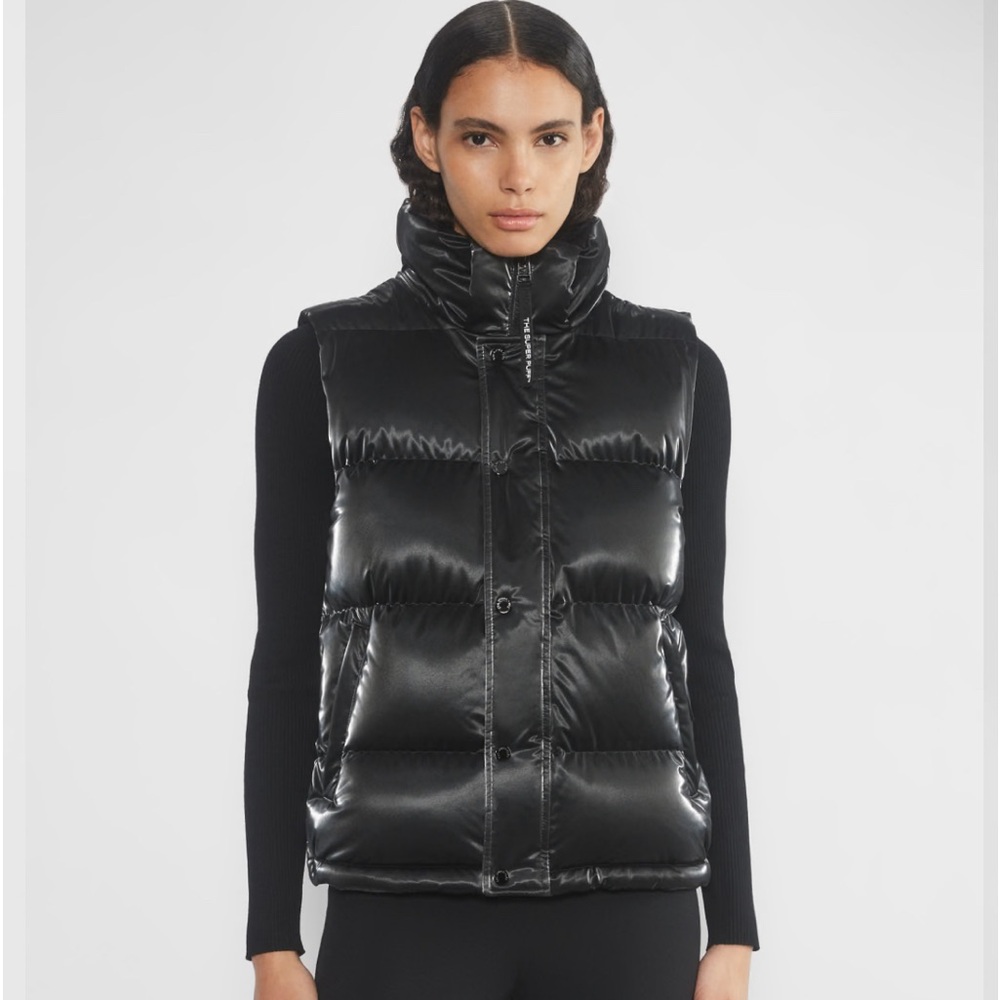 The super puff vest- liquid shine